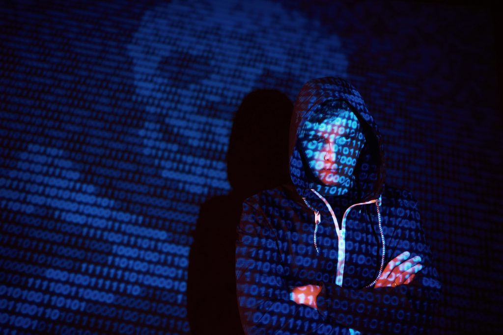 Wystarczy jedno kliknięcie. Bolesna lekcja cyberbezpieczeństwa na żywo