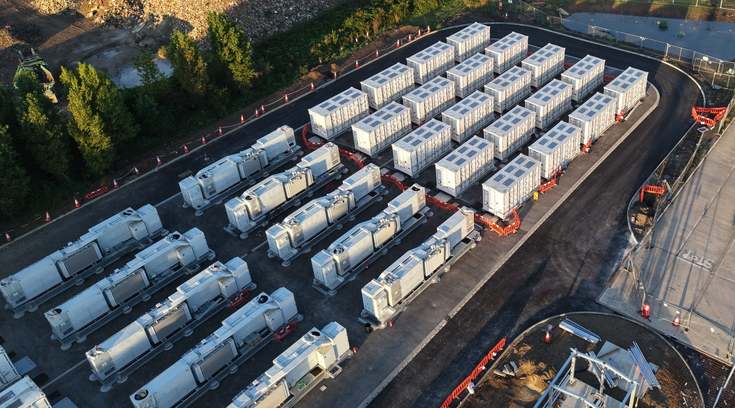 Zielona logistyka: jak odnawialne źródła energii wspierają dekarbonizację łańcuchów dostaw