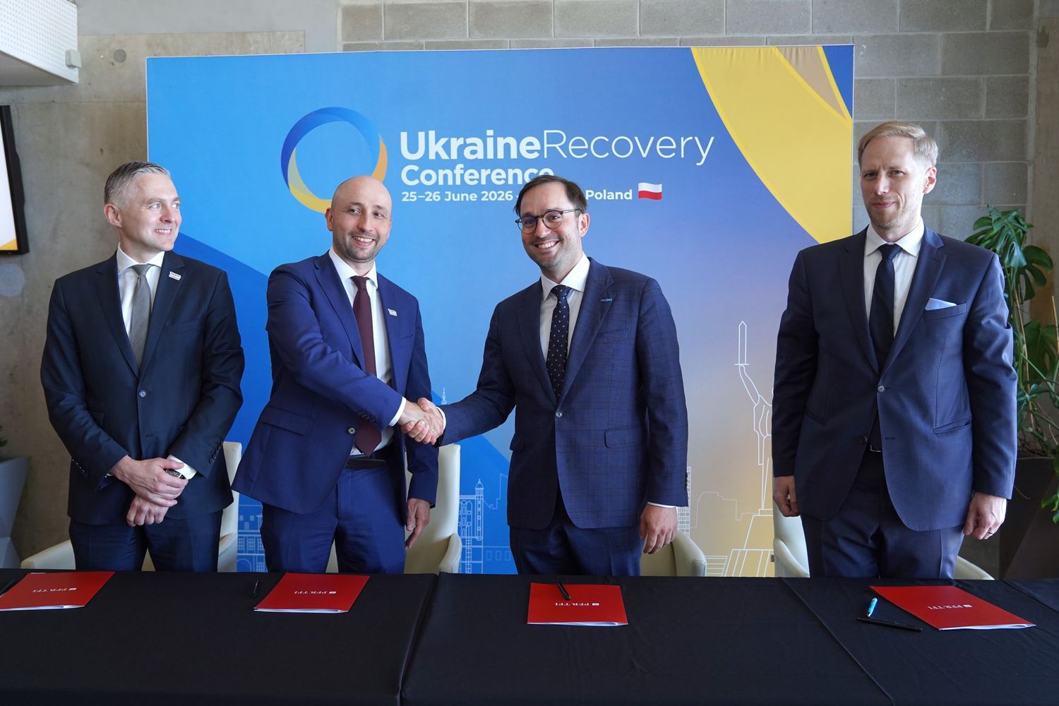 Rohlig SUUS Logistics zawarł umowę inwestycyjną z Grupą PFR