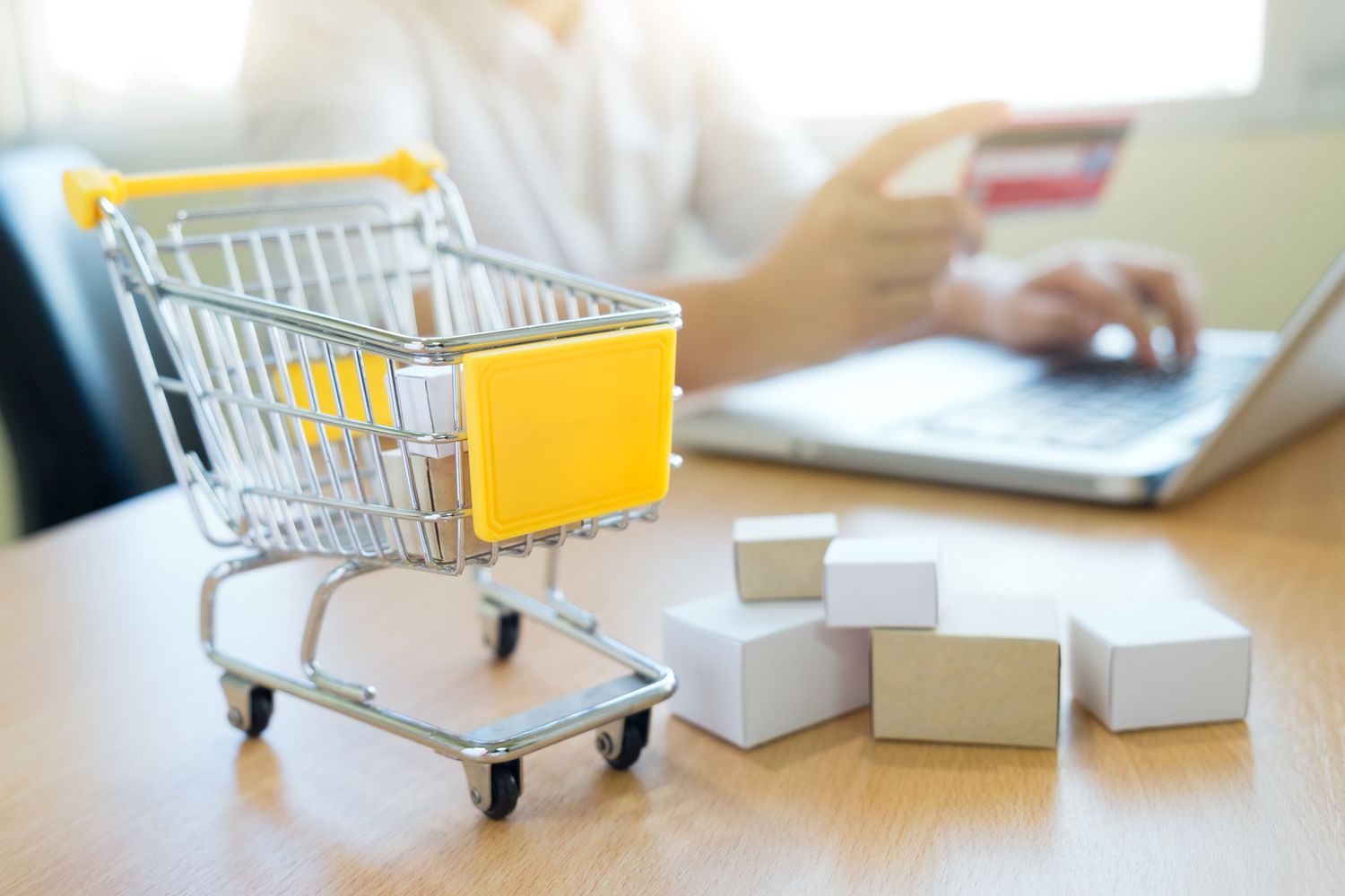 Koniec importu taniego e-commerce do UE to wygrana logistyki kontraktowej