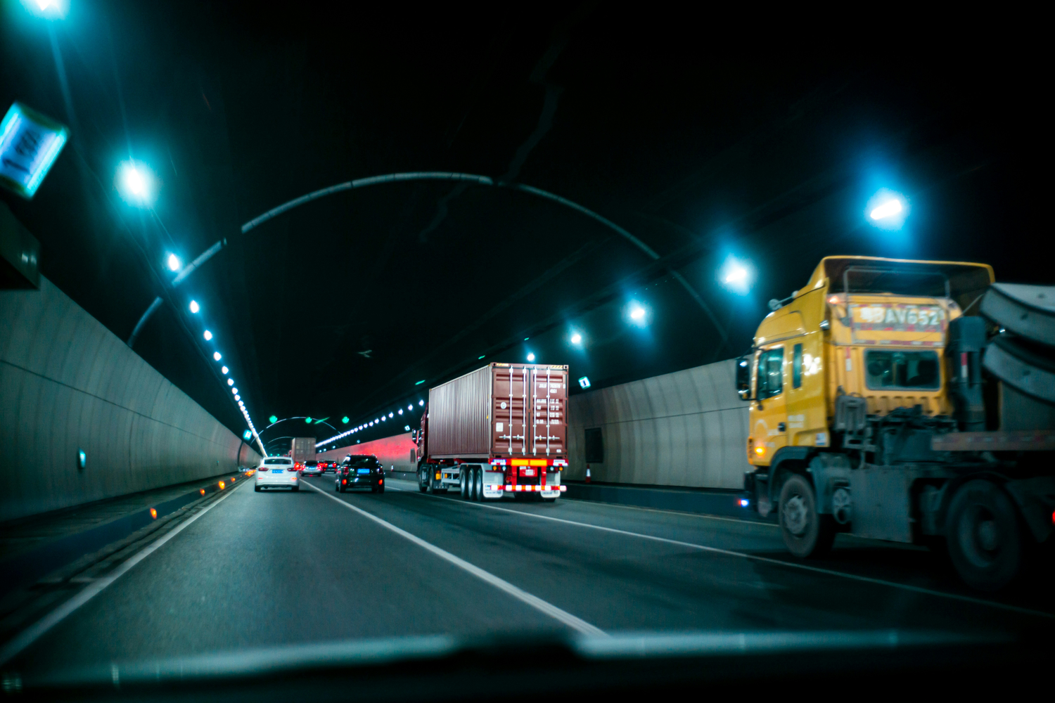 Kiedy transport intermodalny może obniżyć koszty dostawy?