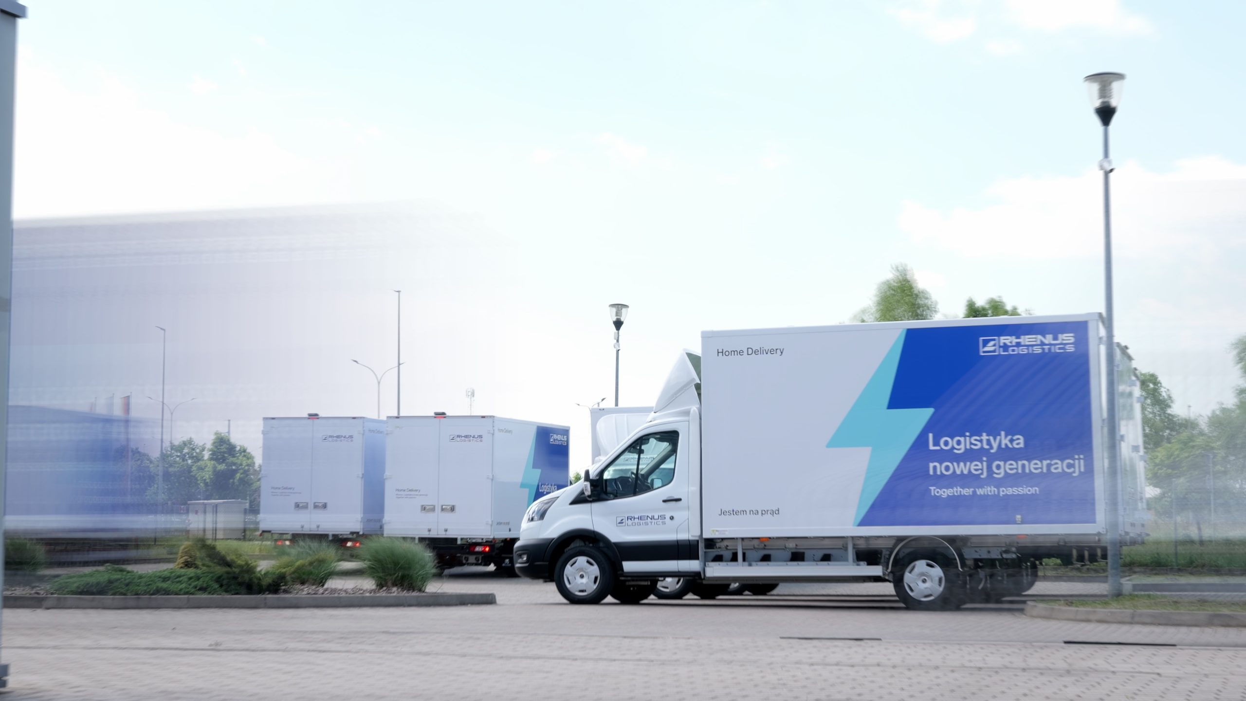 Rhenus Delivery Services rozbudowuje flotę aut elektrycznych w Polsce