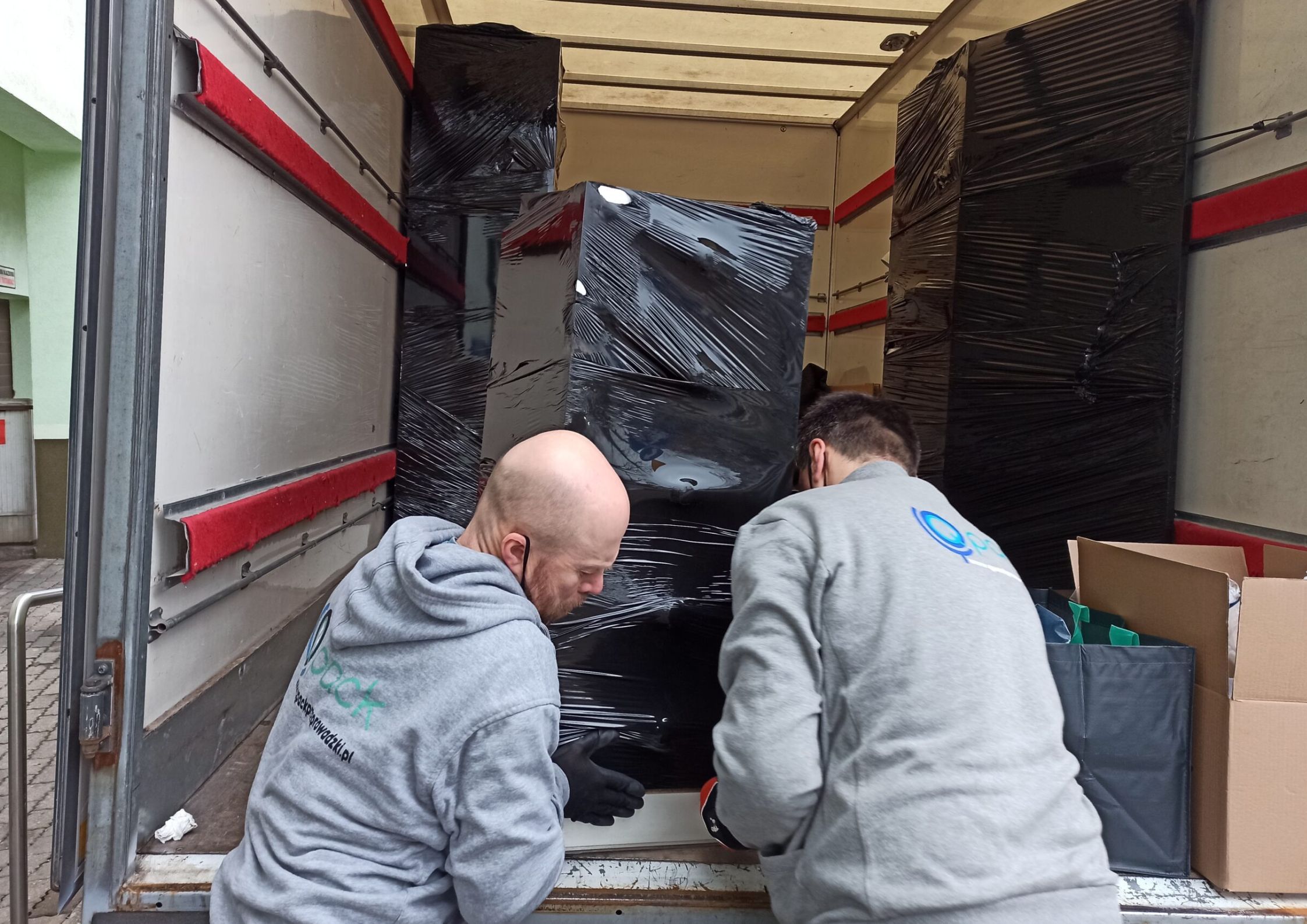 Logistyka przeprowadzki za granicę – transport, w którym każda rzecz ma znaczenie