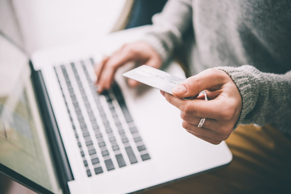 Polskie marketplace’y ponad dwa razy silniejsze od sklepów internetowych
